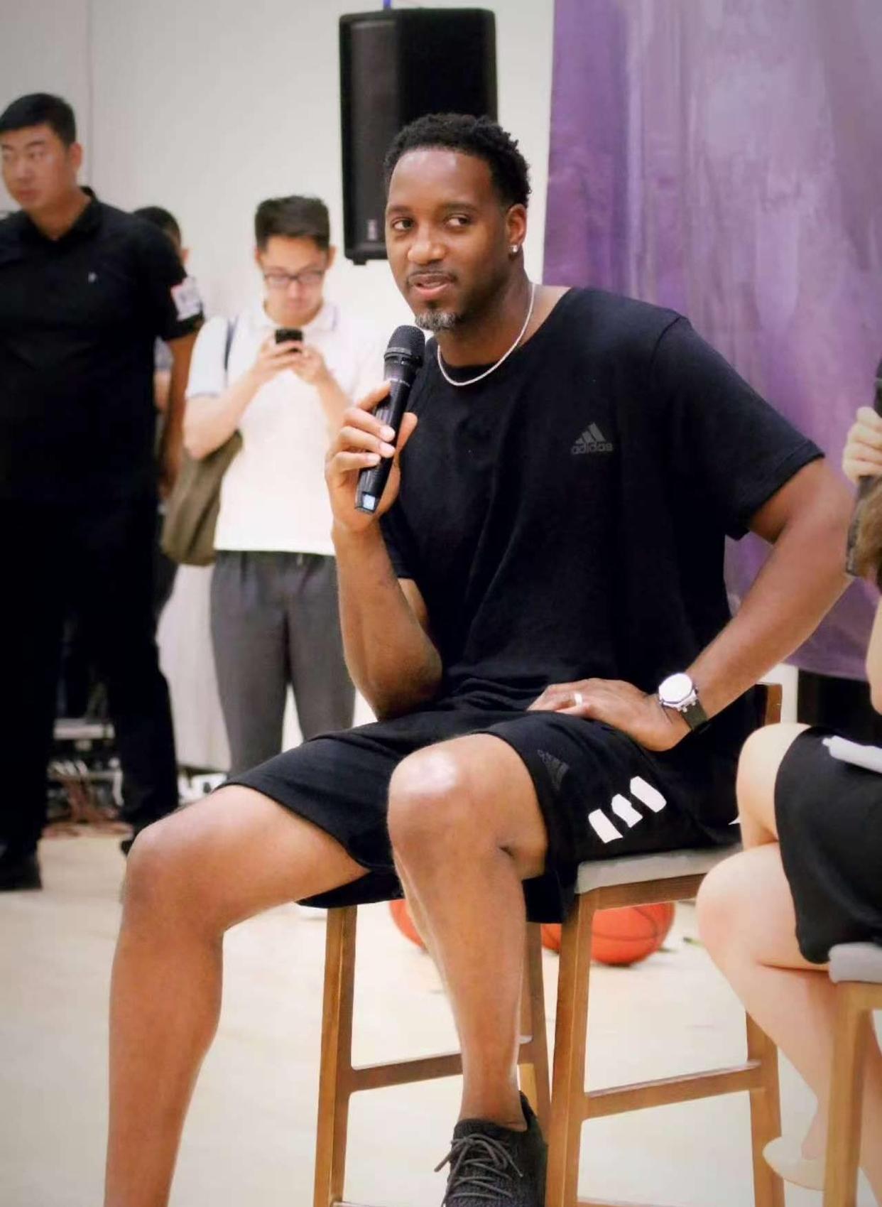 菏泽举重健儿全国残运会摘铜（菏泽举重选手在全国残疾人运动会夺得铜牌）