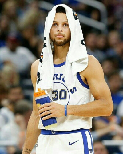 外媒：马赛和国米争18岁中卫布拉尼米尔，哈伊杜克要价600万欧（外媒称马赛与国米竞逐18岁中卫布拉尼米尔，哈伊杜克标价600万欧元）