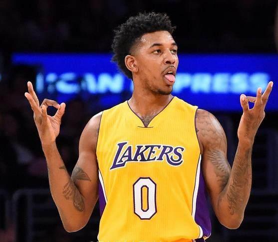 16岁103天，阿森纳小将萨蒙成为欧冠历史第6年轻参赛球员（年仅16岁103天，阿森纳小将萨蒙跻身欧冠历史第六年轻登场球员）